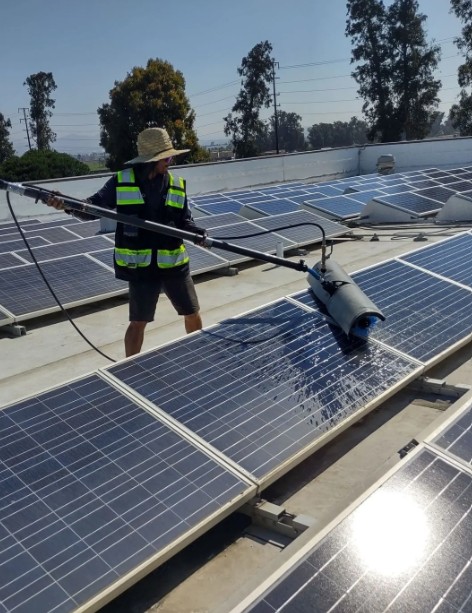 Solar Panel Cleaning Service